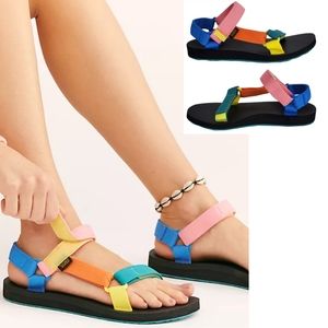 NWT Teva original universal strappy sandals 90s multi outdoor summer beach boho